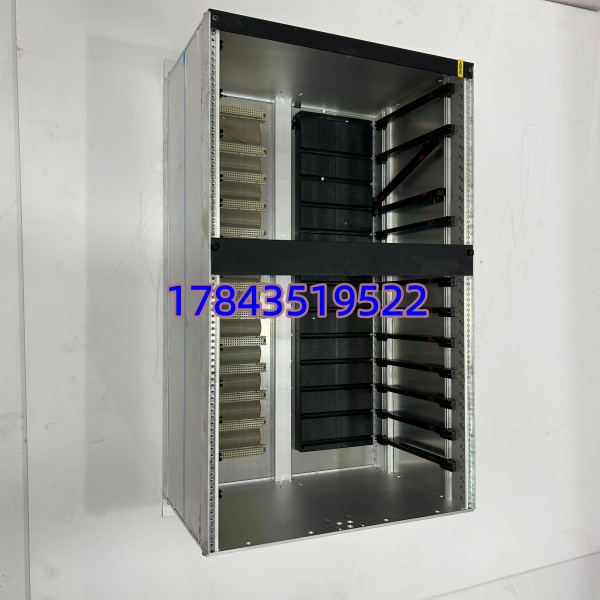 DEIF DELOMATIC-3 DGU2 | 19英寸机架式安装机箱 - 图片 3